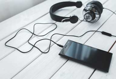 芝加哥公牛团队篮球大胜骑士！约什·吉迪三双引领，多诺万·米切尔空砍